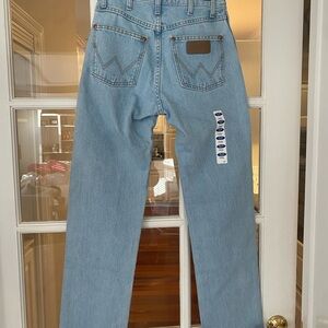 Wrangler Women’s Cowboy Cut Slim Fit Jean size 7x32 (length)
